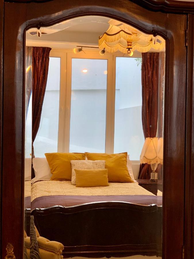 Romance & The Appartement *
